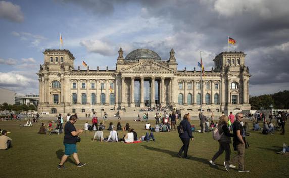  Reichstagsgebäude, Außenansicht