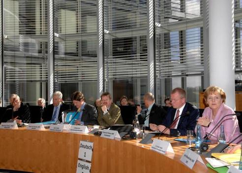 Merkel, Angela; Polenz, Ruprecht Paul-Löbe-Haus, Sitzungssaal