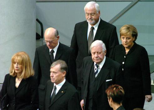Köhler, Horst; Barzel, Ute; Schmidt, Helmut; Lammert, Norbert; Merkel, Angela; Carstensen, Peter Harry Reichstagsgebäude, Plenarsaal