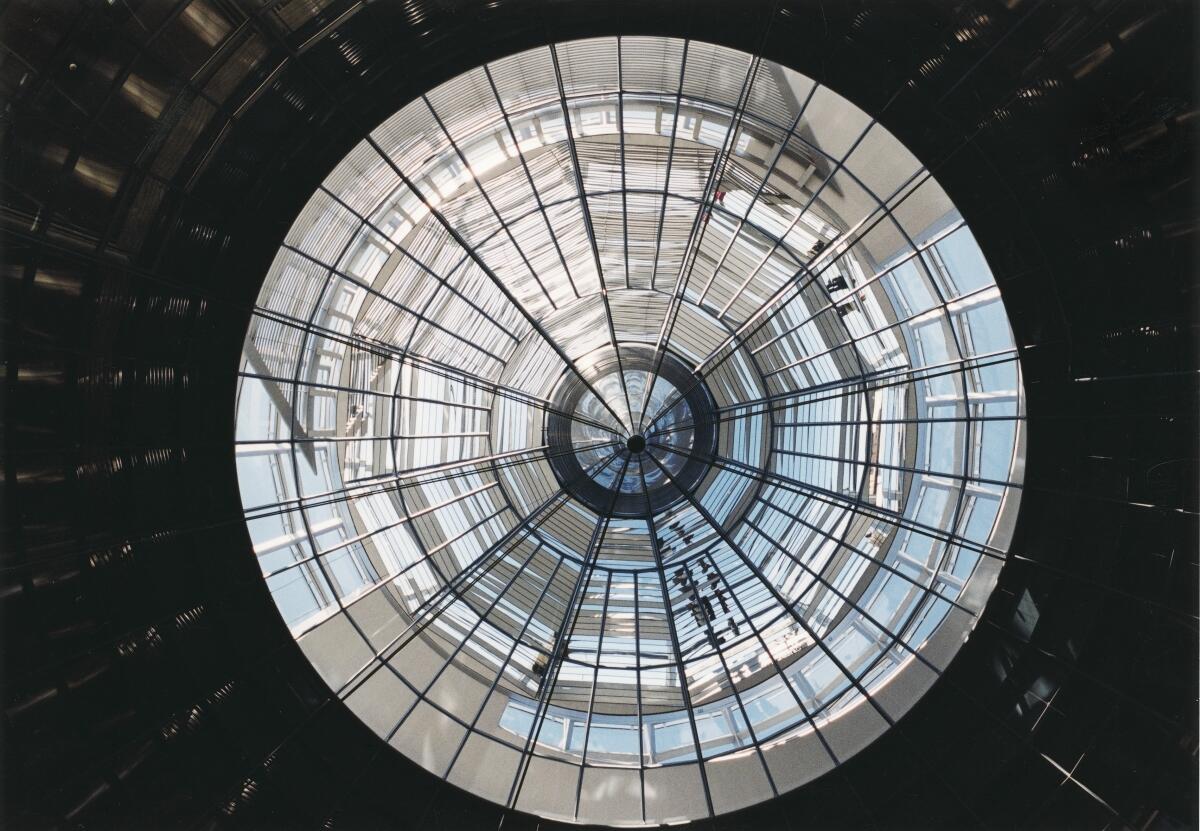  Die Kuppel des Reichstagsgebäudes aus der Plenarsaalperskepktive.; Innenansicht, Innenaufnahme, Reichstagskuppel, Plenarsaal