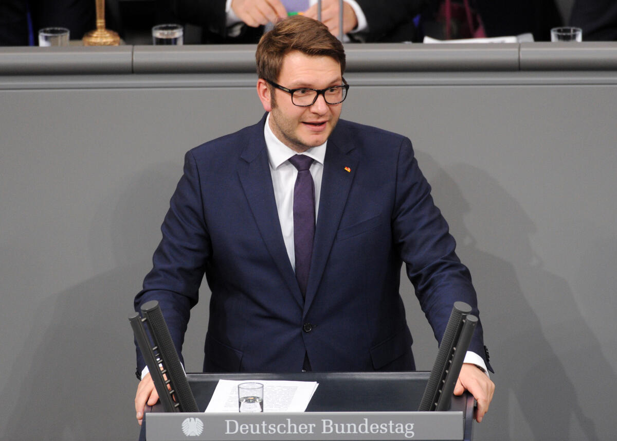 Wendt, Marian Marian Wendt, CDU/CSU, Bundestagsabgeordneter, Abgeordneter, Mitglied Deutscher Bundestag, MdB, Rede, 5. Sitzung, ZP 6, Thema: Aktuelle Stunde zu linksextremen Gewalttaten gegen demokratische Parteien.; Rednerpult.