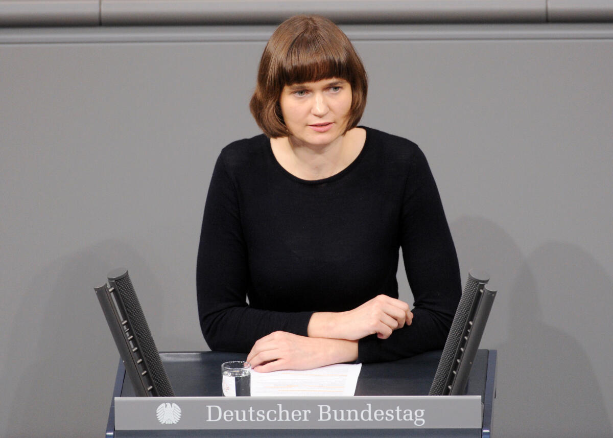 Claudia Müller, Bündnis 90/Die Grünen, Bundestagsabgeordnete, Abgeordnete, Mitglied Deutscher Bundestag, MdB, Rede, 4. Sitzung, Top 14, Thema: ERP-Wirtschaftsplangesetz 2018.; Rednerpult. Müller, Claudia Claudia Müller, Bündnis 90/Die Grünen, Bundestagsabgeordnete, Abgeordnete, Mitglied Deutscher Bundestag, MdB, Rede, 4. Sitzung, Top 14, Thema: ERP-Wirtschaftsplangesetz 2018.; Rednerpult.