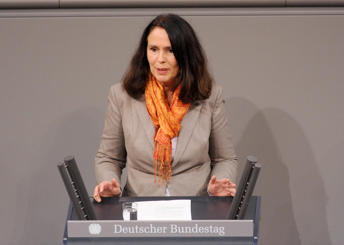 Winkelmeier-Becker, Elisabeth Elisabeth Winkelmeier-Becker, CDU/CSU, Bundestagsabgeordnete, Abgeordnete, Mitglied Deutscher Bundestag, MdB, Rede, 4. Sitzung, Top 7, Thema: Gesetz zur Stärkung der Bürgerrechte.; Rednerpult.