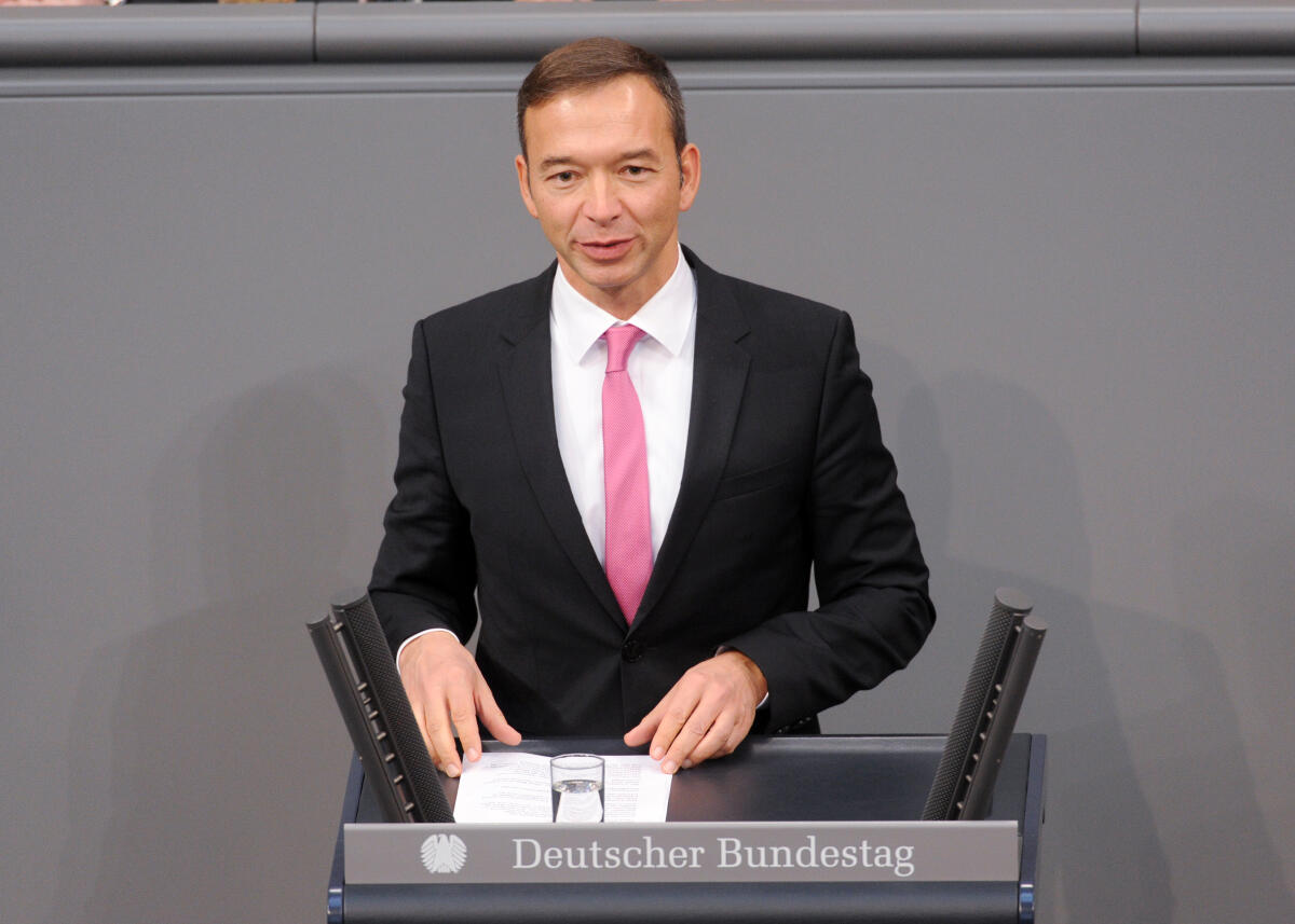 Pascal Kober, FDP, Bundestagsabgeordneter, Abgeordneter, Mitglied Deutscher Bundestag, MdB, Rede, 4. Sitzung, Top 5, Thema: Bundeswehreinsatz in Mali (MINUSMA).; Rednerpult. Kober, Pascal Pascal Kober, FDP, Bundestagsabgeordneter, Abgeordneter, Mitglied Deutscher Bundestag, MdB, Rede, 4. Sitzung, Top 5, Thema: Bundeswehreinsatz in Mali (MINUSMA).; Rednerpult.