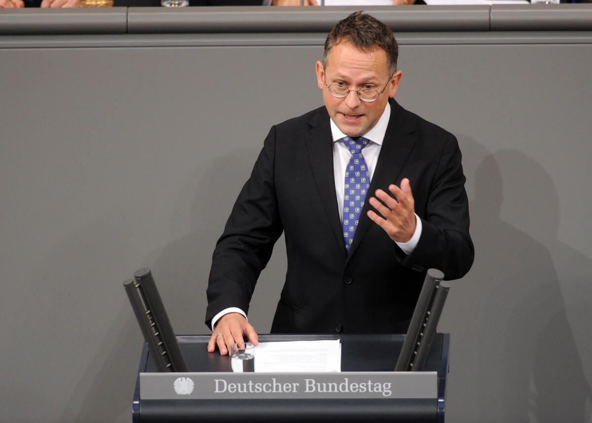 Felser, Peter Peter Felser, AfD, Bundestagsabgeordneter, Abgeordneter, Mitglied Deutscher Bundestag, MdB, Rede, 4. Sitzung, Top 2, Thema: Bundeswehreinsatz gegen die Terrororganisation IS.; Rednerpult.