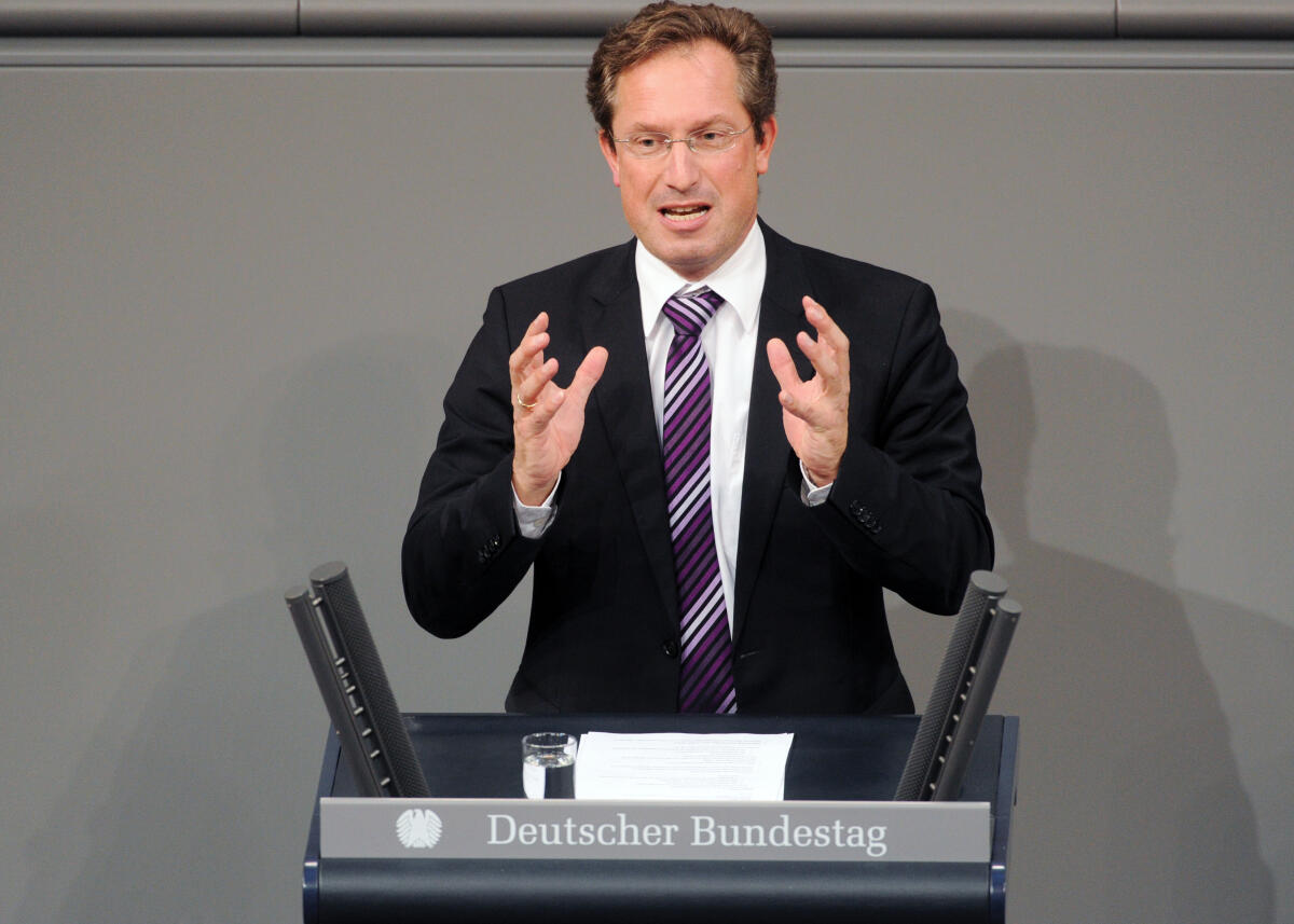 Thomae, Stephan Stephan Thomae, FDP, Bundestagsabgeordneter, Abgeordneter, Mitglied Deutscher Bundestag, MdB, Rede, 3. Sitzung, TOP 13, Thema:  Entwurf eines Einwanderungsgesetzes.; Rednerpult.