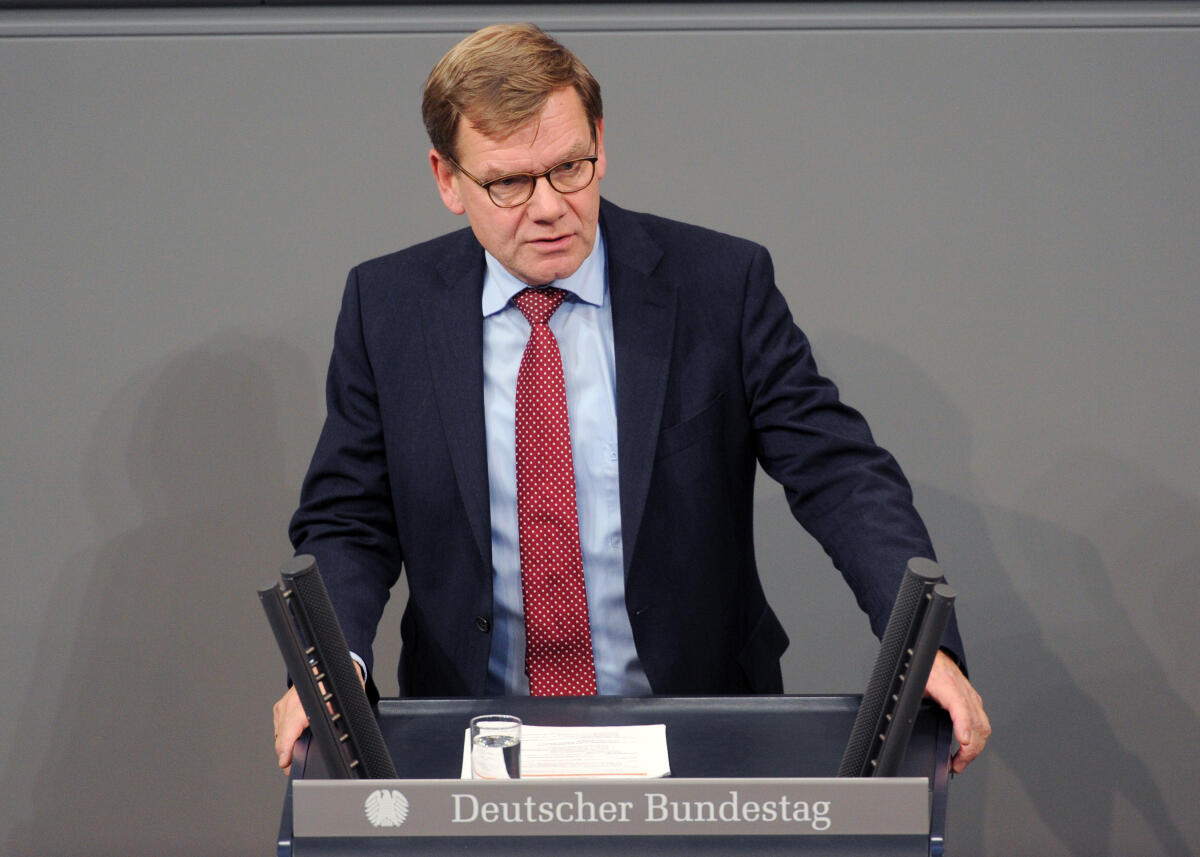 Wadephul, Johann Johann David Wadephul, CDU/CSU, Bundestagsabgeordneter, Abgeordneter, Mitglied Deutscher Bundestag, MdB, Rede, 3. Sitzung, ZP 5, Thema: Aktuelle Stunde zur Lage im Nahen- und Mittleren Osten.; Rednerpult.