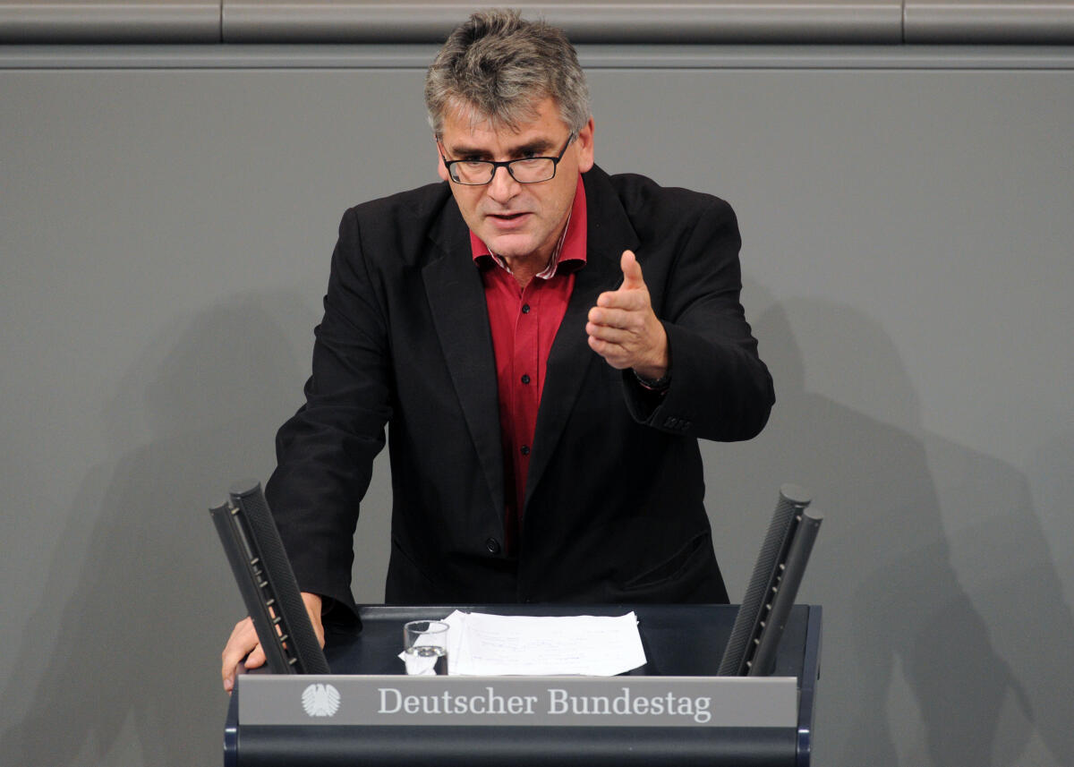 Petry, Christian Christian Petry, SPD, Bundestagsabgeordneter, Abgeordneter, Mitglied Deutscher Bundestag, MdB, Rede, 2. Sitzung, TOP 9, Thema: Rechtskonfomität der Euro-Stabilisierung.; Rednerpult.