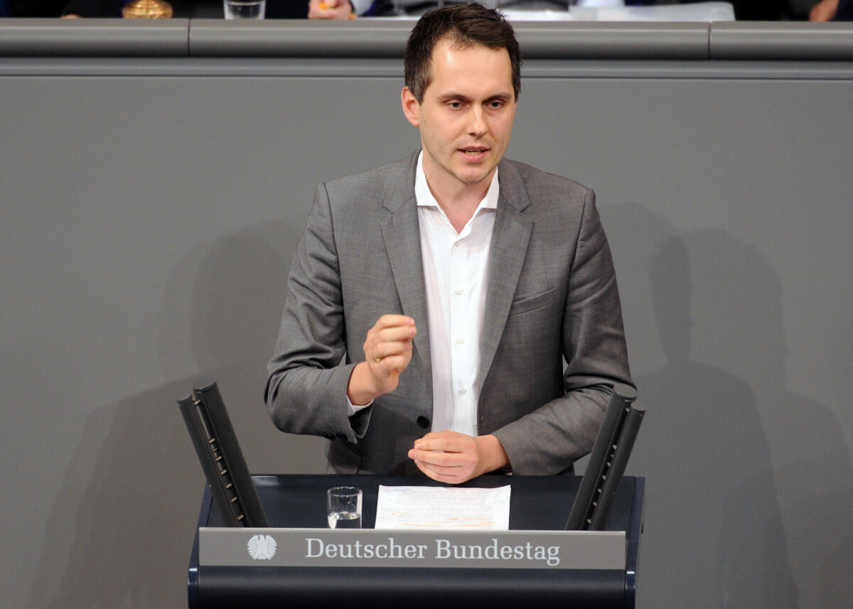 Kindler, Sven-Christian Sven-Christian Kindler, Bündnis 90/Die Grünen, Bundestagsabgeordneter, Abgeordneter, Mitglied Deutscher Bundestag, MdB, Rede, 2. Sitzung, TOP 7, Thema: Irland: Vorzeitige Kreditrückzahlungen.; Rednerpult.