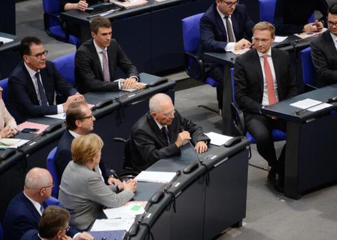 Schäuble, Wolfgang; Lindner, Christian; Dobrindt, Alexander; Merkel, Angela; Kauder, Volker Reichstagsgebäude, Plenarsaal