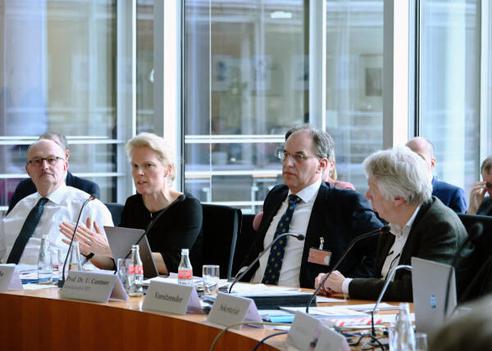 Rossmann, Ernst Dieter; Hölzle, Katharina; Cantner, Uwe; Meister, Michael Paul-Löbe-Haus, Sitzungssaal