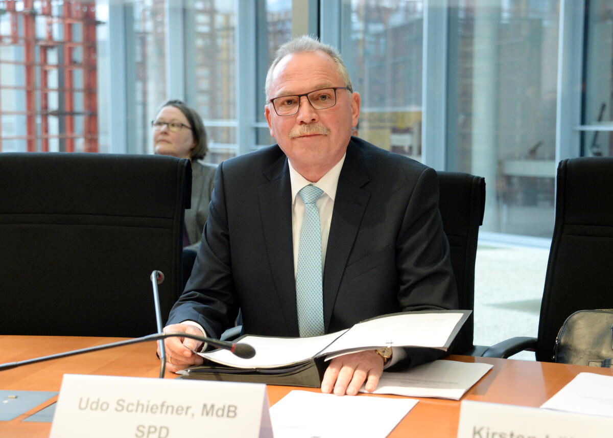 Udo Schiefner, SPD, Vorsitzender des 2. Untersuchungsausschusses der 19. Wahlperiode ("PKW-Maut").; Untersuchungsausschuss, PKW-Maut, 2. UA. Schiefner, Udo Udo Schiefner, SPD, Vorsitzender des 2. Untersuchungsausschusses der 19. Wahlperiode ("PKW-Maut").; Untersuchungsausschuss, PKW-Maut, 2. UA.