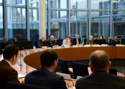 Durz, Hansjörg; Kramp-Karrenbauer, Annegret Paul-Löbe-Haus, Sitzungssaal