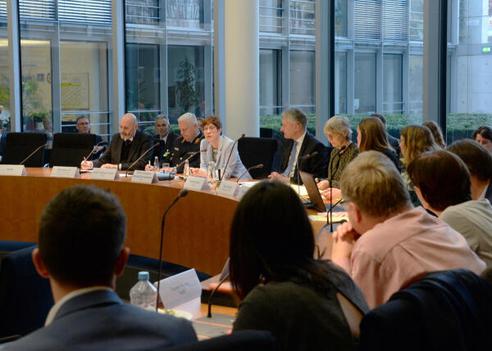 Durz, Hansjörg; Kramp-Karrenbauer, Annegret Paul-Löbe-Haus, Sitzungssaal