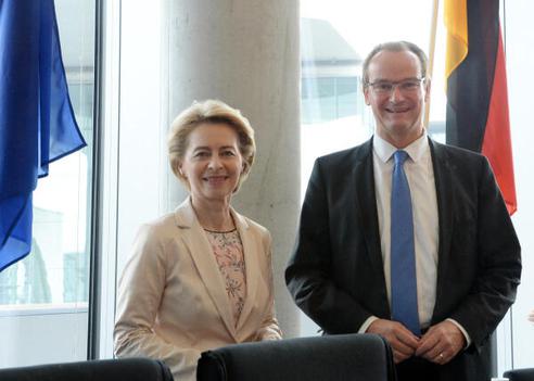 Krichbaum, Gunther; Leyen, Ursula von der Paul-Löbe-Haus, Sitzungssaal