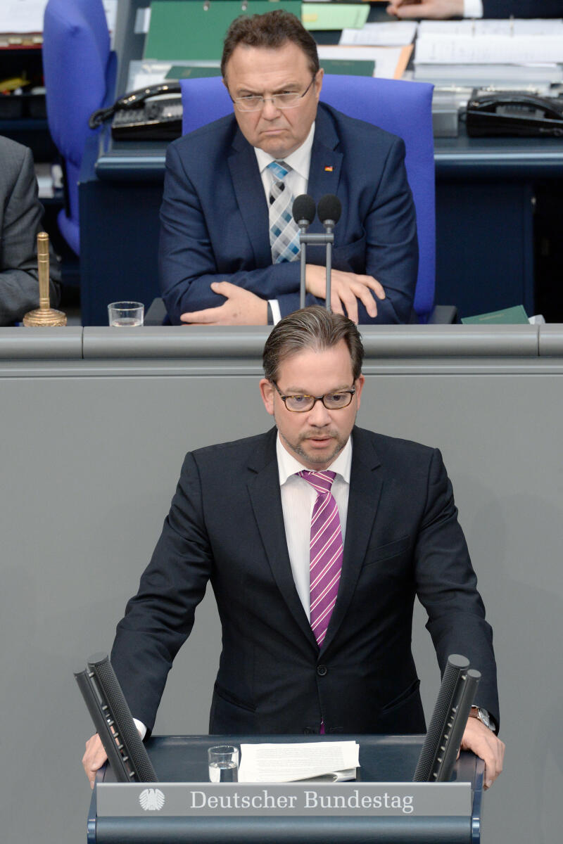Pronold, Florian; Friedrich, Hans-Peter Florian Pronold, SPD, Parlamentarischer Staatssekretär, Bundestagsabgeordneter, Abgeordneter, Mitglied Deutscher Bundestag, MdB, Rede, 102. Sitzung, Top 27, Thema: Schutz von Gewässern und Grundwasser, Vorsitz: Bundestagsvizepräsident Dr. Hans-Peter Friedrich, CDU/CSU.; Rednerpult.