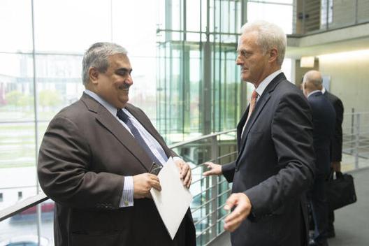 Ramsauer, Peter; Khalid bin Ahmed Al Khalifa Paul-Löbe-Haus, Sitzungssaal