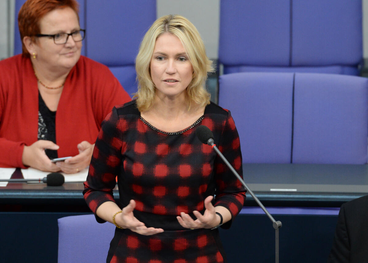 Schwesig, Manuela Bundesministerin für Familie, Senioren, Frauen und Jugend Manuela Schwesig bei der Regierungsbefragung.