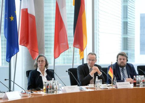 Krichbaum, Gunther; Thillaye, Sabine; Apel, Piotr Paul-Löbe-Haus, Sitzungssaal