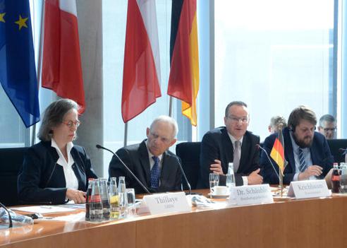 Schäuble, Wolfgang; Krichbaum, Gunther; Thillaye, Sabine; Apel, Piotr Paul-Löbe-Haus, Sitzungssaal