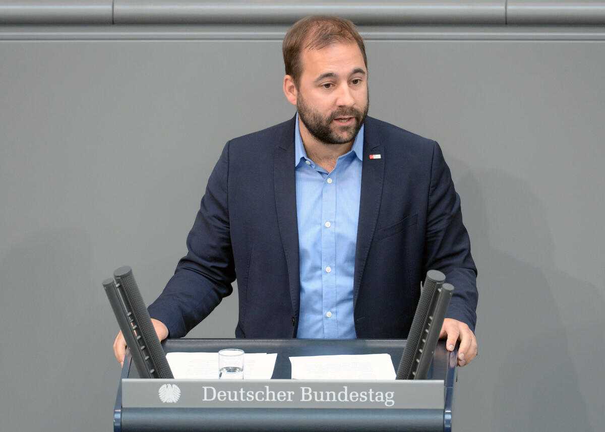 Schraps, Johannes Johannes Schraps, SPD, Bundestagsabgeordneter, Abgeordneter, Mitglied Deutscher Bundestag, MdB, Rede, 99. Sitzung, Top 25, Thema: 10 Jahre Östliche Partnerschaft der EU.; Rednerpult.