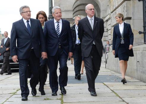 Lammert, Norbert; Komorowski, Bronislaw; Gauck, Joachim Reichstagsgebäude, Plenarsaal