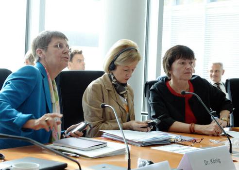 Arndt-Brauer, Ingrid; Nouy, Danièle; König, Elke Paul-Löbe-Haus, Sitzungssaal