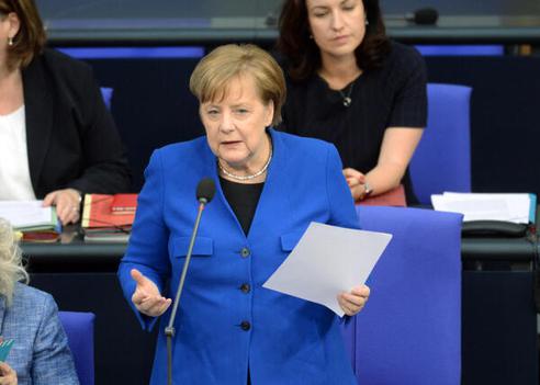 Merkel, Angela Reichstagsgebäude, Plenarsaal