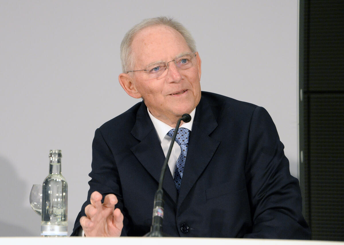 Schäuble, Wolfgang Bundestagspräsident Dr. Wolfgang Schäuble, (hier im Bild), CDU/CSU, verleiht den diesjährigen Medienpreis Parlament 2019 des Deutschen Bundestag an Johannes Leithäuser, und Matthias Wyssuwa, für den Beitrag "Frust und Frieden".