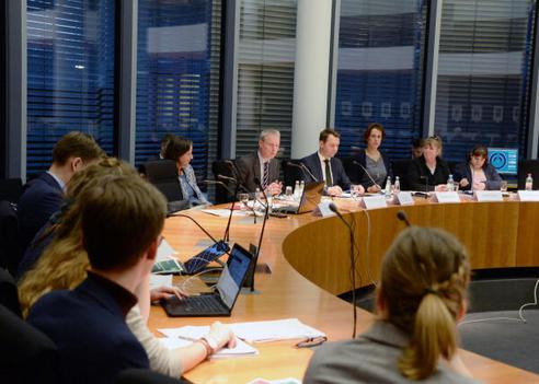 Lenz, Andreas; Kristof, Kora; Calliess, Christian Paul-Löbe-Haus, Sitzungssaal