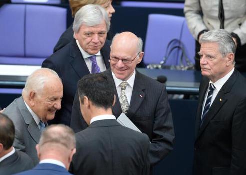 Lammert, Norbert; Grosser, Alfred; Gauck, Joachim; Bouffier, Volker Reichstagsgebäude, Plenarsaal