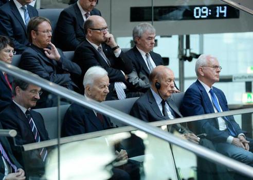 Pöttering, Hans-Gert; Solms, Hermann Otto; d'Estaing, Giscard; Weizsäcker, Richard von Reichstagsgebäude, Plenarsaal