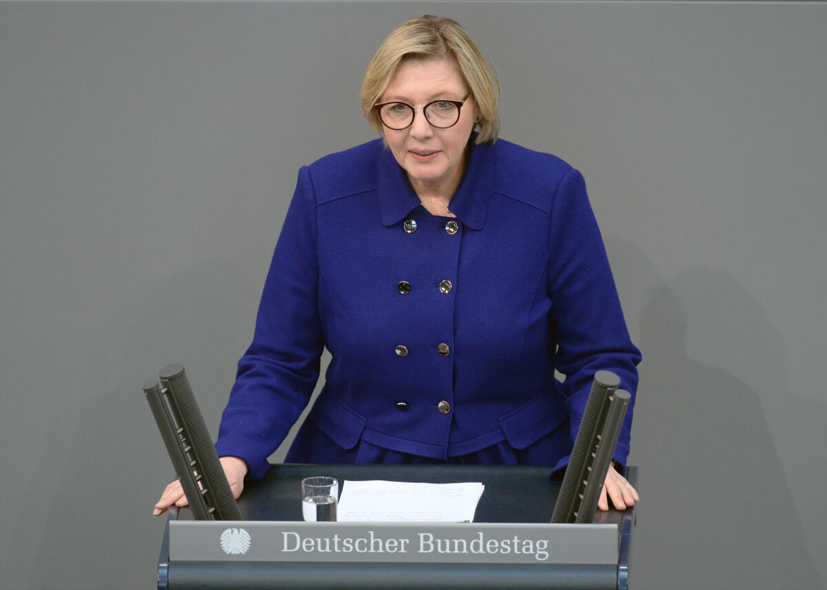 Manderla, Gisela Gisela Manderla, CDU/CSU, Bundestagsabgeordnete, Abgeordnete, Mitglied Deutscher Bundestag, MdB, Rede, 84. Sitzung, Top 26, Thema: Feministische Außenpolitik.; Rednerpult.