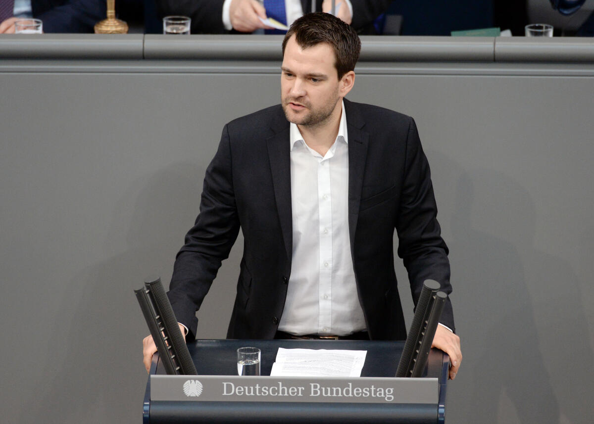 Vogel, Johannes Johannes Vogel, FDP, Bundestagsabgeordneter, Abgeordneter, Mitglied Deutscher Bundestag, MdB, Rede, 83. Sitzung, Top 7, Thema: Alterssicherung jüdischer Kontingentflüchtlinge.; Rednerpult.