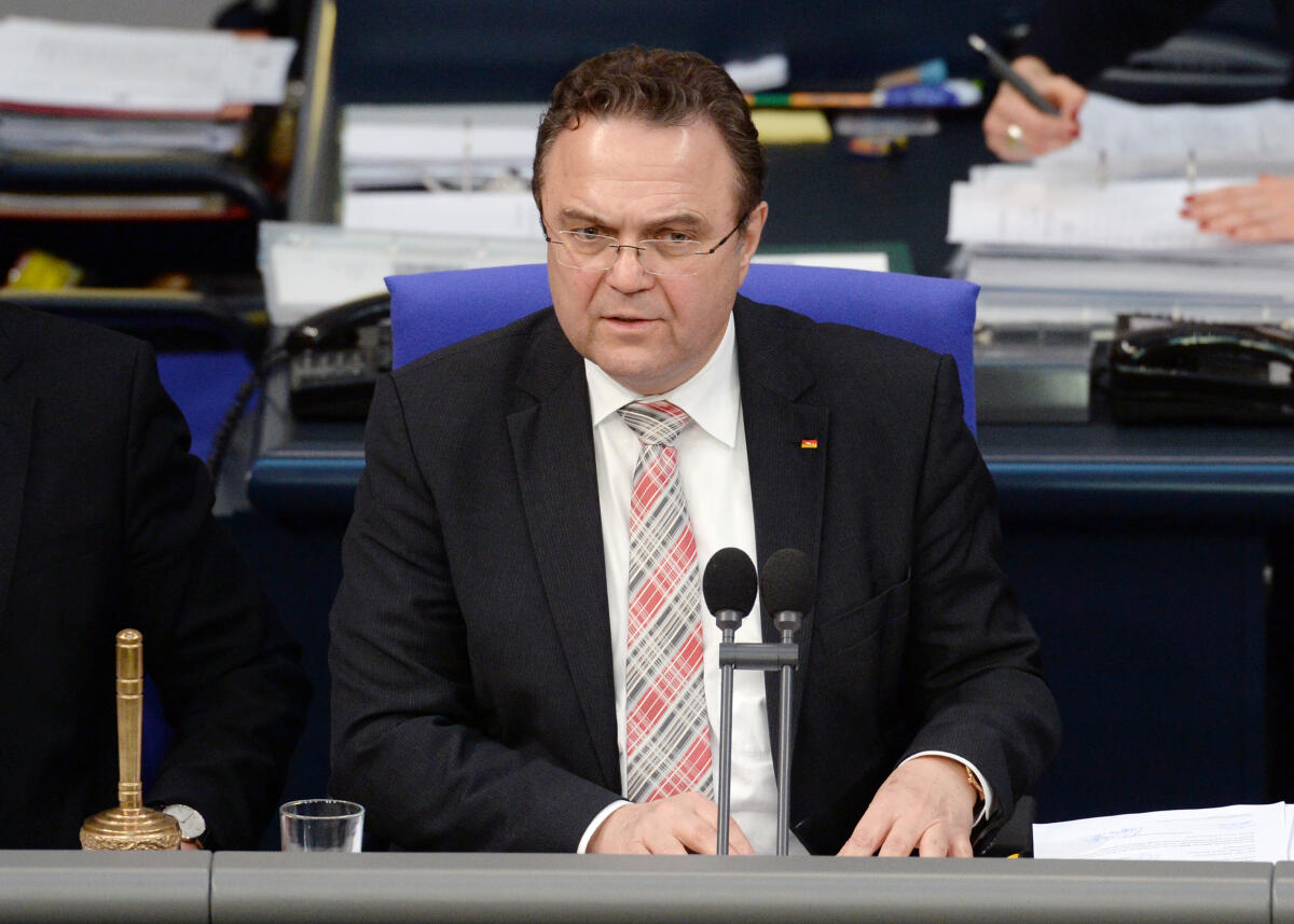 Friedrich, Hans-Peter Plenarsitzung, Vorsitz: Bundestagsvizepräsident Dr. Hans-Peter Friedrich, CDU/CSU, 80. Sitzung, Deutscher Bundestag.