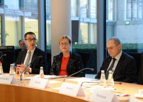 Özdemir, Cem; Graf-Litscher, Edith; Janiak, Claude Paul-Löbe-Haus, Sitzungssaal