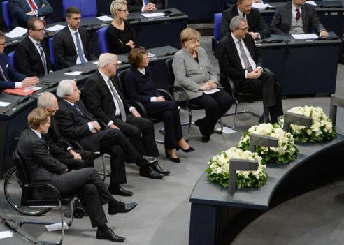 Schäuble, Wolfgang; Günther, Daniel; Friedländer, Saul; Steinmeier, Frank-Walter; Büdenbender, Elke; Merkel, Angela; Vosskuhle, Andreas Reichstagsgebäude, Plenarsaal