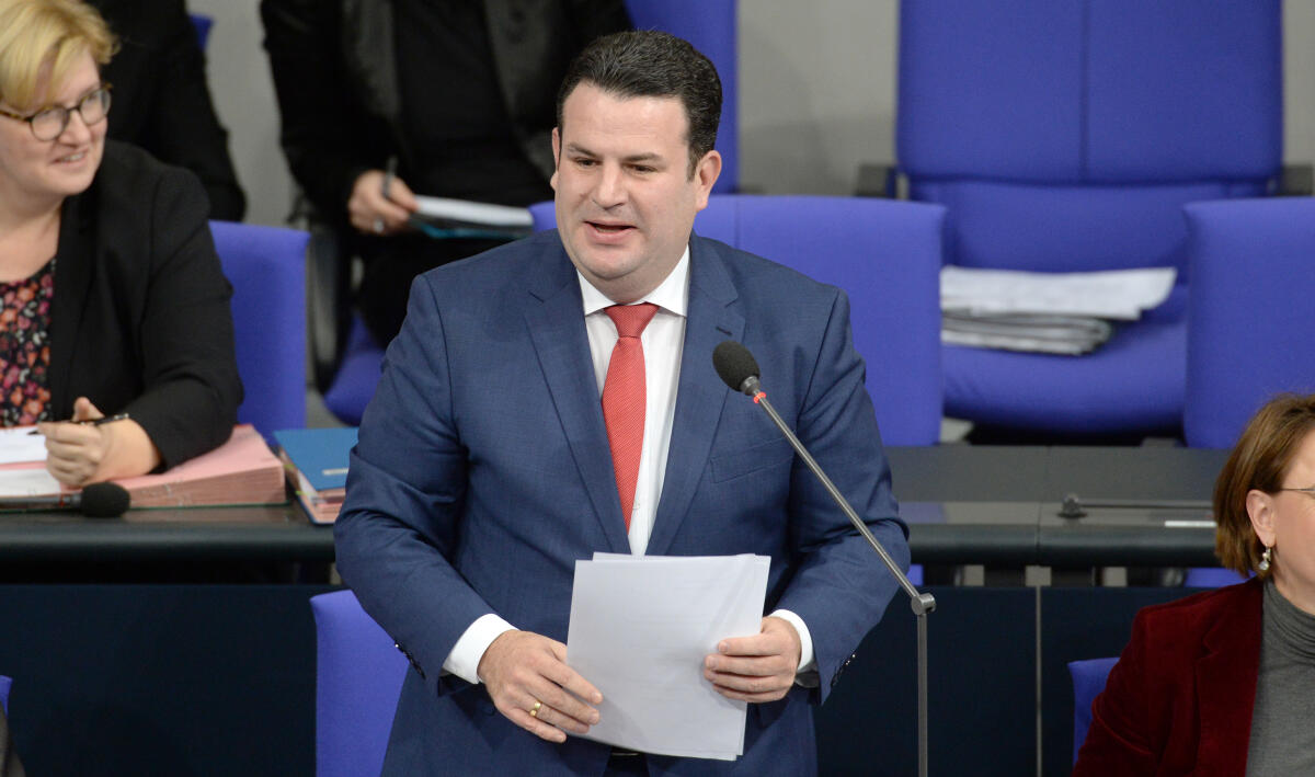 Heil, Hubertus Bundesminister für Arbeit und Soziales Hubertus Heil, SPD bei der Befragung der Bundesregierung.