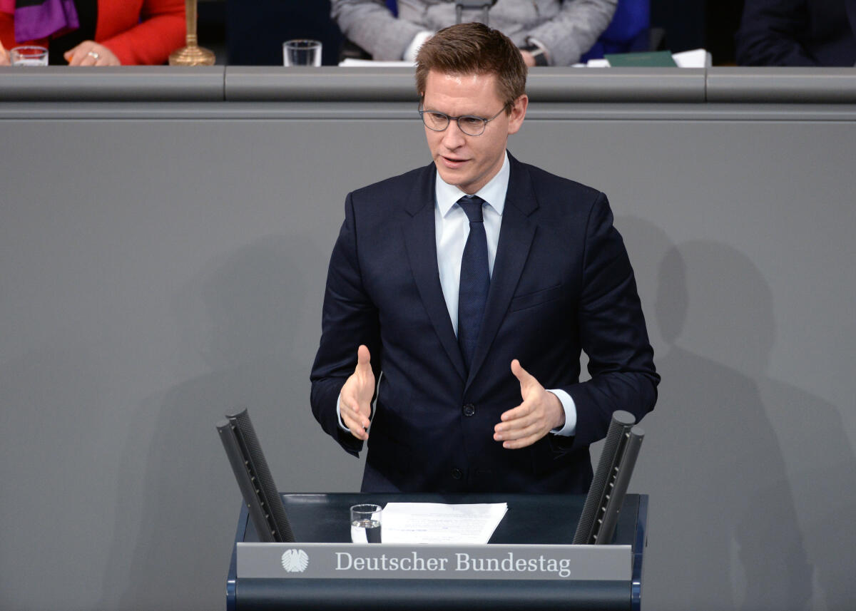 Steiniger, Johannes Johannes Steiniger, CDU/CSU, Bundestagsabgeordneter, Abgeordneter, Mitglied Deutscher Bundestag, MdB, Rede, 71. Sitzung, Top 6, Thema: Kinderweihnachtsgeld.; Rednerpult.