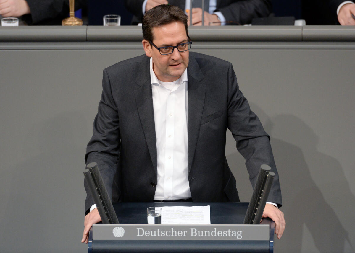 Herbrand, Markus Markus Herbrand, FDP, Bundestagsabgeordneter, Abgeordneter, Mitglied Deutscher Bundestag, MdB, Rede, 71. Sitzung, Top 6, Thema: Kinderweihnachtsgeld.; Rednerpult.
