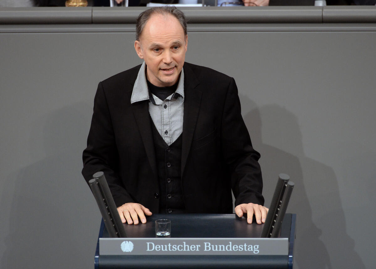 Strengmann-Kuhn, Wolfgang Dr. Wolfgang Strengmann-Kuhn, Bündnis 90/Die Grünen, Bundestagsabgeordneter, Abgeordneter, Mitglied Deutscher Bundestag, MdB, Rede, 71. Sitzung, Top 6, Thema: Kinderweihnachtsgeld.; Rednerpult.