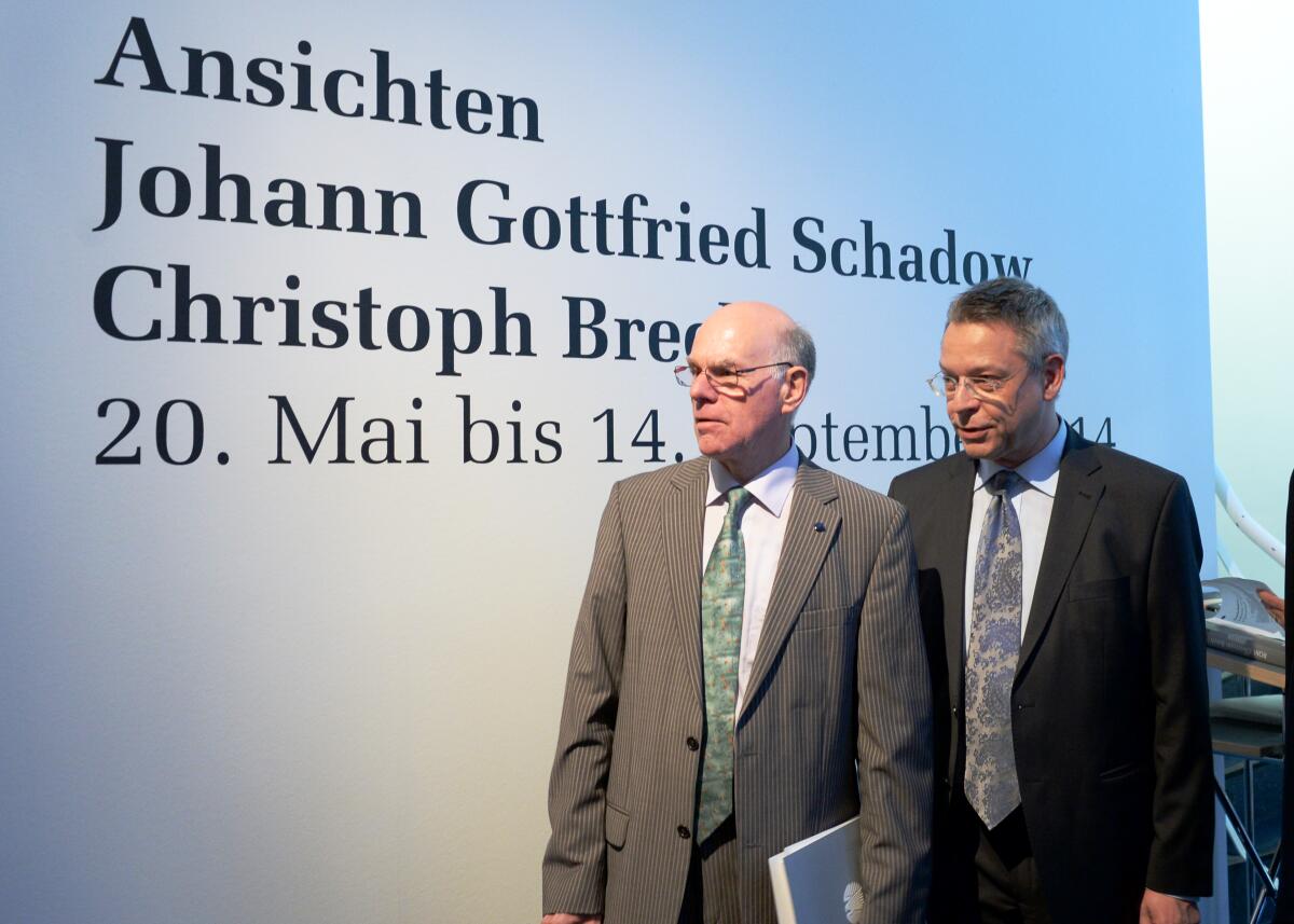 Lammert, Norbert; Kaernbach, Andreas Bundestagspräsident Prof. Dr. Norbert Lammert, (li), CDU/CSU, begrüßt die Gäste zur Eröffnung der Ausstellung "Ansichten: Johann Gottfried Schadow - Christoph Brech" im Schadow - Haus. Der Kunstbeirat und der Kurator der Kunstsammlung des Deutschen Bundestages, Dr. Andreas Kaernbach, (re), laden zu dieser Ausstellung ein.