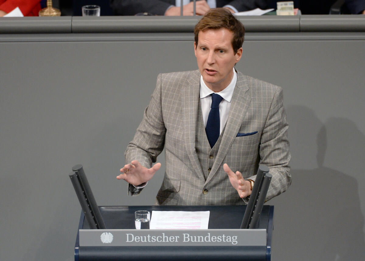 Gutting, Olav Olav Gutting, CDU/CSU, Bundestagsabgeordneter, Abgeordneter, Mitglied Deutscher Bundestag, MdB, Rede, 68. Sitzung, ZP 13, Thema: Aktuelle Stunde - Steuerbetrug in Deutschland durch Cum Fake Geschäfte.; Rednerpult.