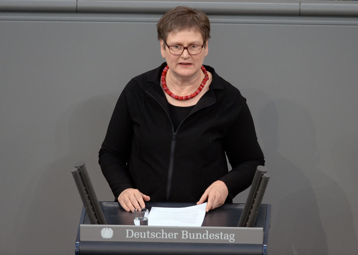 Breymaier, Leni Leni Breymaier, SPD, Bundestagsabgeordnete, Abgeordnete, Mitglied Deutscher Bundestag, MdB, Rede, 67. Sitzung, Top 1, Thema: Vereinbarte Debatte Organspende.; Rednerpult.