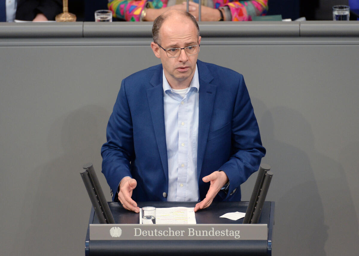 Brand, Michael Michael Brand, CDU/CSU, Bundestagsabgeordneter, Abgeordneter, Mitglied Deutscher Bundestag, MdB, Rede, 67. Sitzung, Top 1, Thema: Vereinbarte Debatte Organspende.; Rednerpult.