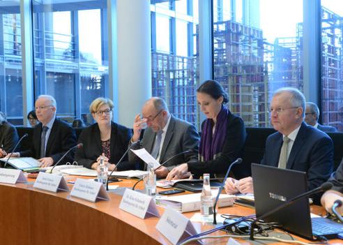 Bartke, Matthias; Scheele, Detlef; Holsboer, Valerie; Schuberth, Klaus Paul-Löbe-Haus, Sitzungssaal
