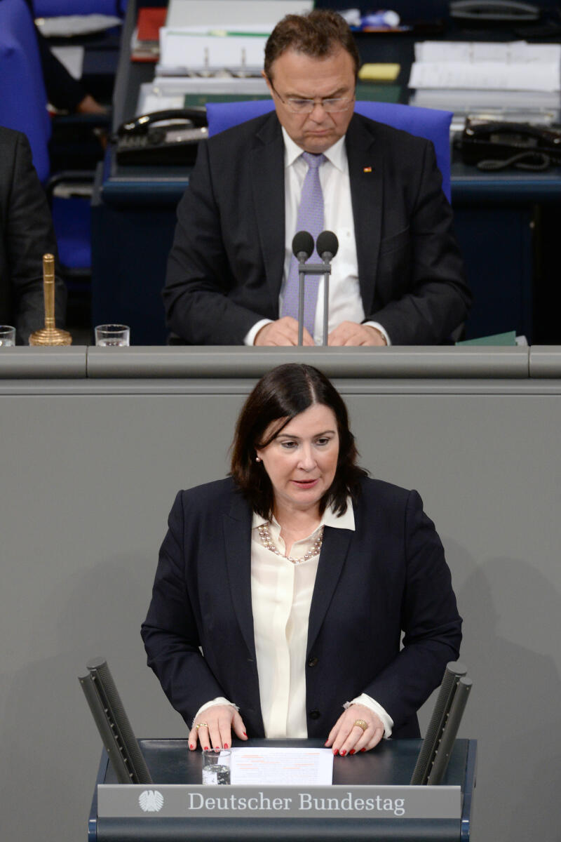 Schmidtke, Claudia; Friedrich, Hans-Peter Prof. Dr. Claudia Schmidtke, Bundestagsabgeordnete, Abgeordnete, Mitglied Deutscher Bundestag, MdB, Rede, 65. Sitzung, Top 1 Epl 15, Thema: Haushaltsgesetz 2019 - Gesundheit, Vorsitz: Bundestagsvizepräsident Dr. Hans-Peter Friedrich, CDU/CSU.; Rednerpult.