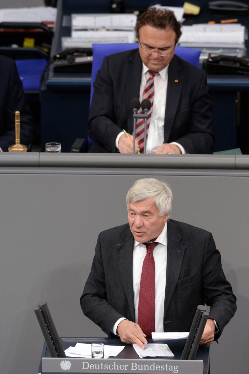Alois Karl, CDU/CSU, Bundestagsabgeordneter, Abgeordneter, Mitglied Deutscher Bundestag, MdB, Rede, 64. Sitzung, Top 1 Epl 05, Thema: Haushaltsgesetz 2019 - Auswärtiges Amt, Vorsitz: Bundestagsvizepräsident Hans-Peter Friedrich, CDU/CSU.; Rednerpult. Karl, Alois; Friedrich, Hans-Peter Alois Karl, CDU/CSU, Bundestagsabgeordneter, Abgeordneter, Mitglied Deutscher Bundestag, MdB, Rede, 64. Sitzung, Top 1 Epl 05, Thema: Haushaltsgesetz 2019 - Auswärtiges Amt, Vorsitz: Bundestagsvizepräsident Hans-Peter Friedrich, CDU/CSU.; Rednerpult.