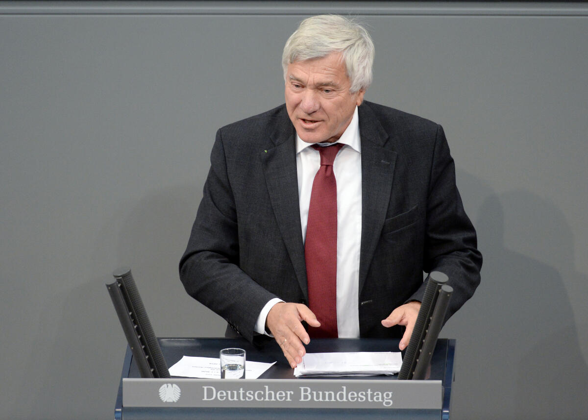 Karl, Alois Alois Karl, CDU/CSU, Bundestagsabgeordneter, Abgeordneter, Mitglied Deutscher Bundestag, MdB, Rede, 64. Sitzung, Top 1 Epl 05, Thema: Haushaltsgesetz 2019 - Auswärtiges Amt.; Rednerpult.