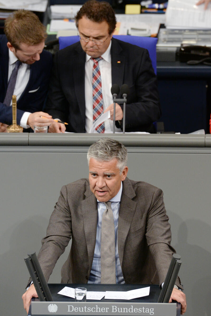 Steffel, Frank; Friedrich, Hans-Peter Frank Steffel, CDU/CSU, Bundestagsabgeordneter, Abgeordneter, Mitglied Deutscher Bundestag, MdB, Rede, 61. Sitzung, Top 18, Thema: Bewerbung Special Olympics World Games 2023, Vorsitz: Bundestagsvizepräsident Dr. Hans-Peter Friedrich, CDU/CSU.; Rednerpult.